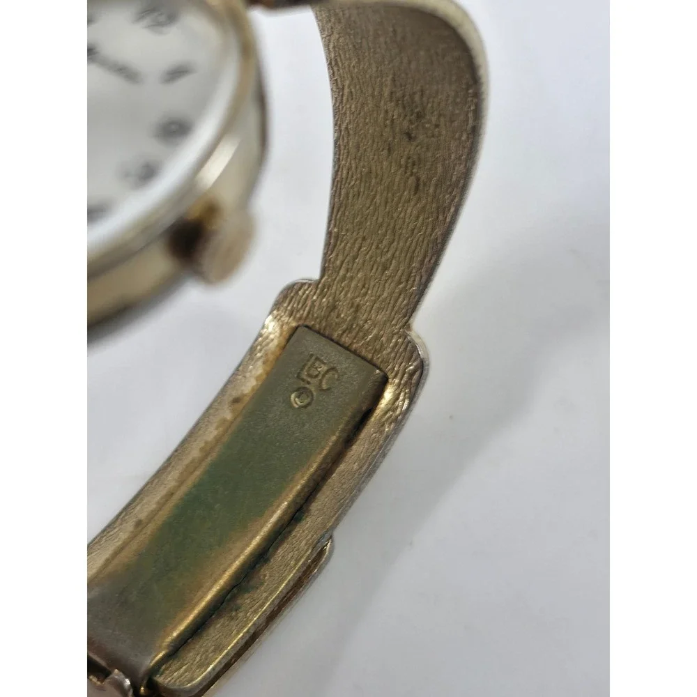 Vintage Majestime 17 Jewels Women Oval Gold Tone Bangle Manual Wind‎ Watch Works